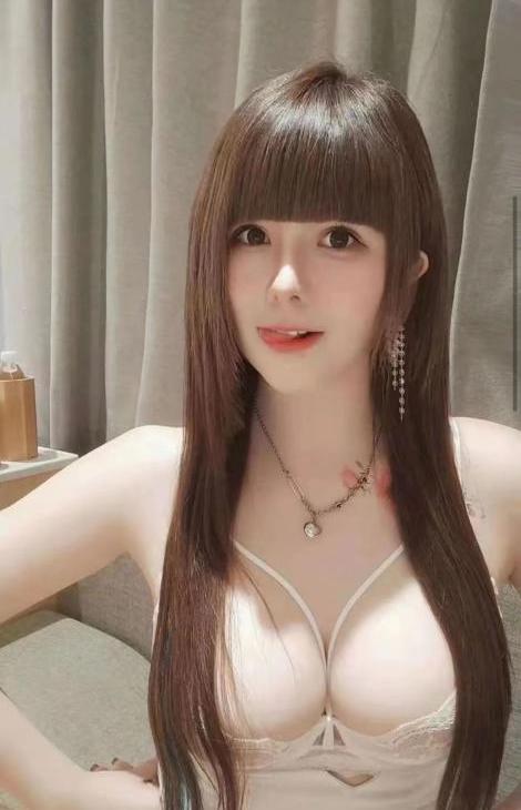 出击大胸妹